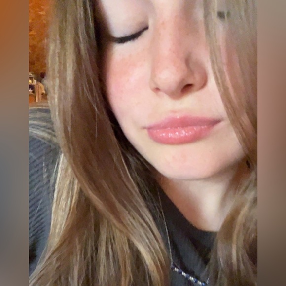 Meet your Posher, Alexis - Picture 1 of 1